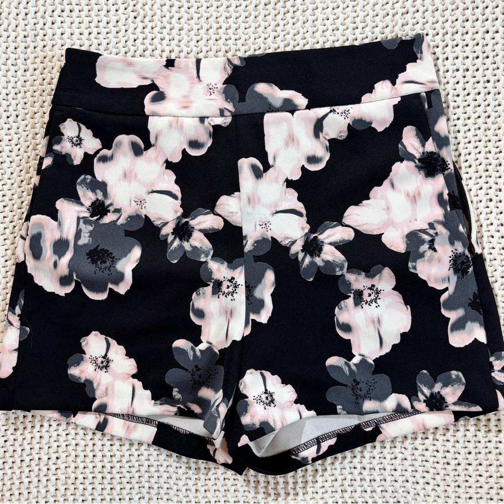 Express Floral Shorts – Size 00